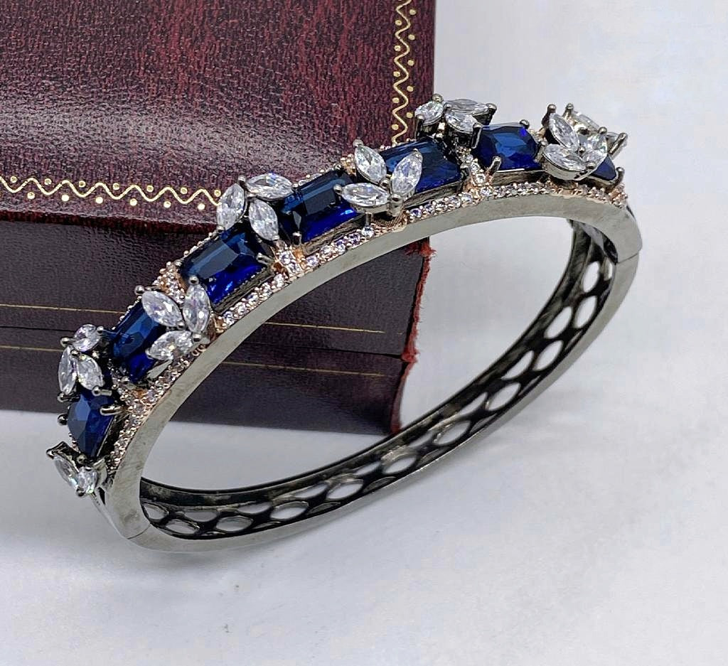 Blue sapphire diamond kada