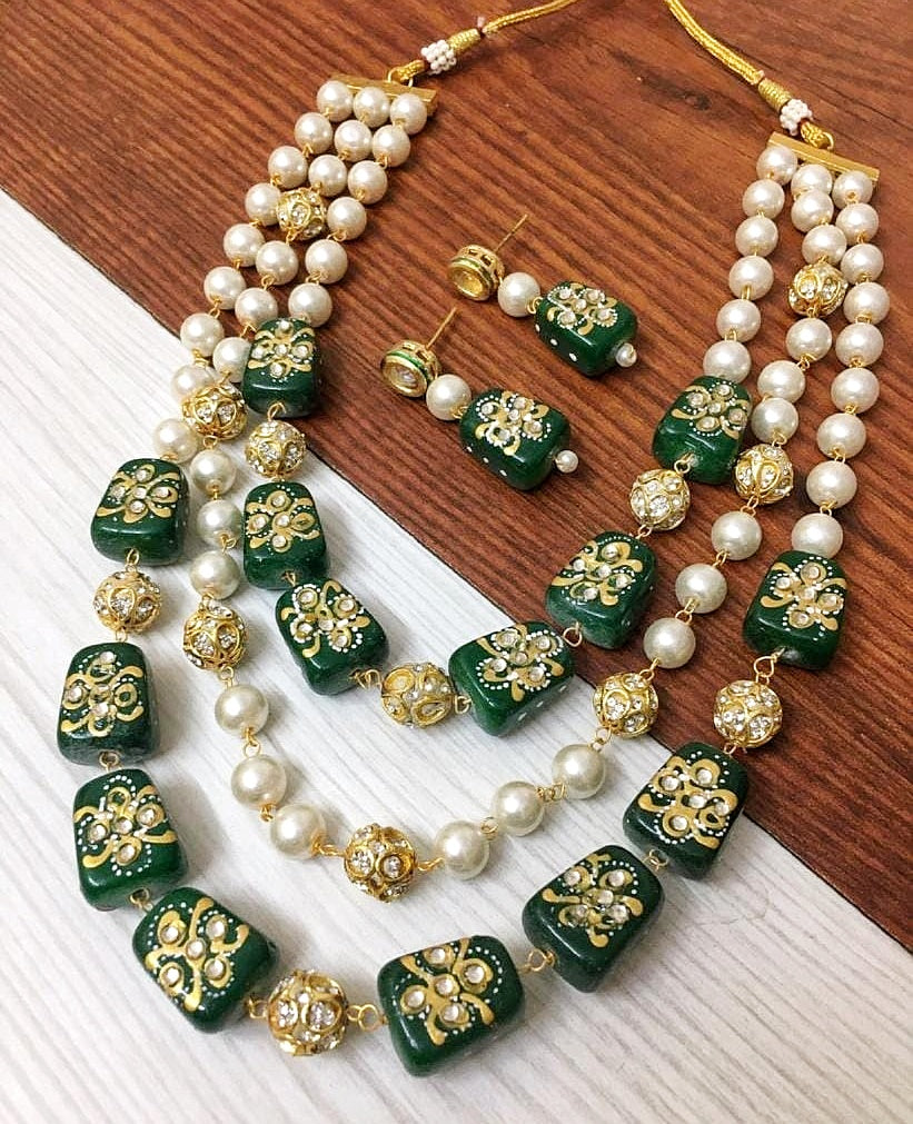 3 Layered pearl and stone set (green)