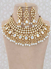 Load image into Gallery viewer, Nora Kundan and pearl necklace set
