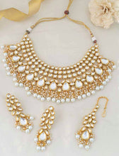 Load image into Gallery viewer, Nora Kundan and pearl necklace set
