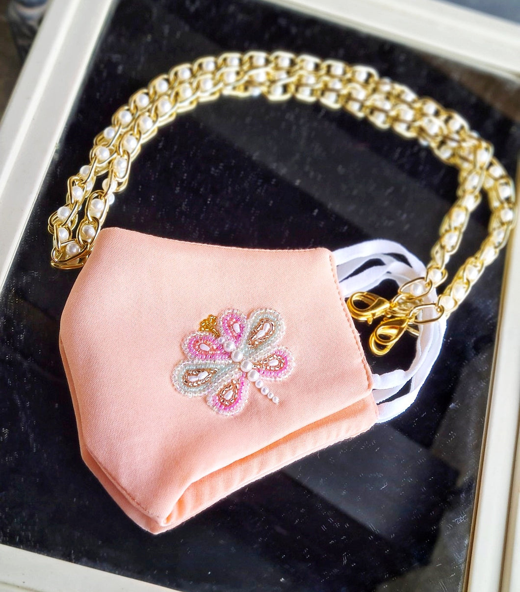 Kyra peach mask with chain