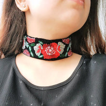 Load image into Gallery viewer, Amelia choker
