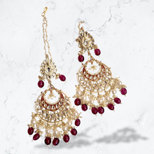 Load image into Gallery viewer, Classic kundan and pearl jhumkas
